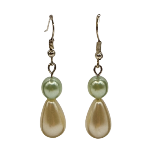 Oorbellen met ivoorkleurige druppelparel en mint parel