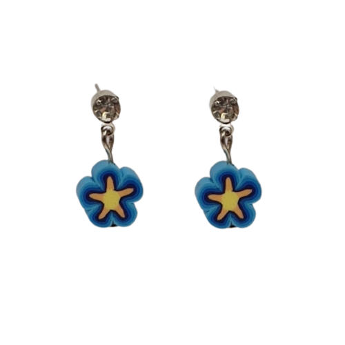 Oorbellen met blauwe bloemen in fimo