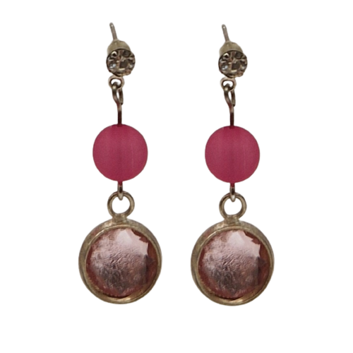 Oorbellen met roze parel en roze bedeltje