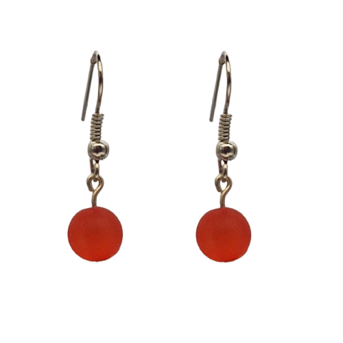 Oorbellen met rode parel