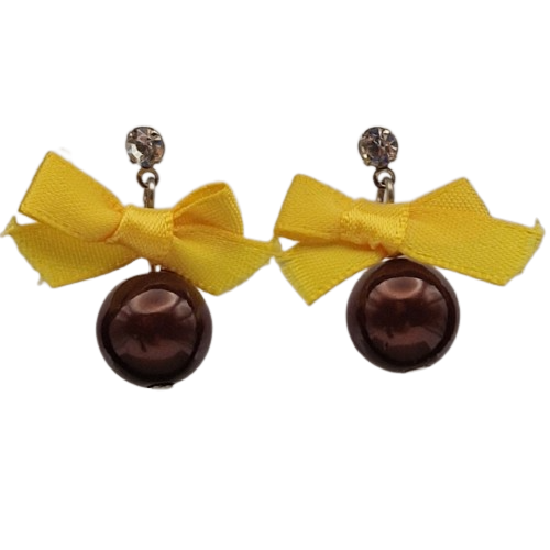 Bruine oorbellen met gele strikjes