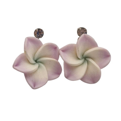 Oorbellen met grote roze bloemen in fimo