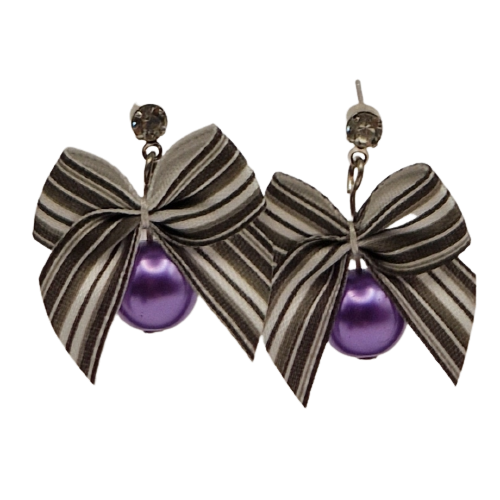 Paarse oorbellen met strikjes