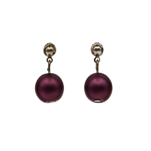 Oorbellen met donker paarse parel