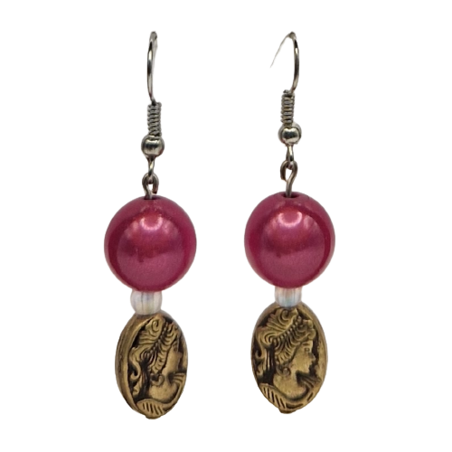 Oorbellen met roze parel en bronskleurig bedeltje