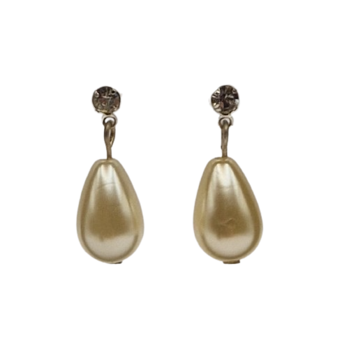 Oorbellen met ivoorkleurige druppelparels