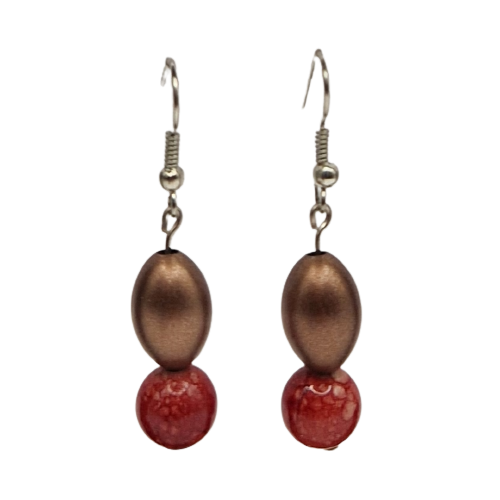 Oorbellen met rood/roze en bruine parel