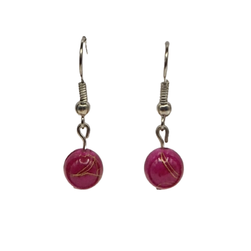 Oorbellen met donkerroze parel